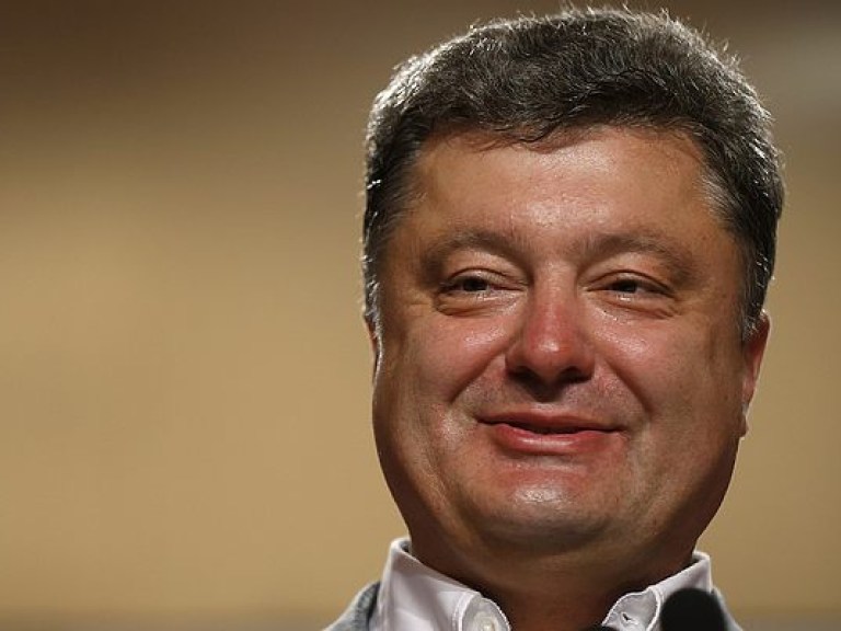 Порошенко вместе с фракцией отпраздновал начало политического сезона (ФОТО, ВИДЕО)