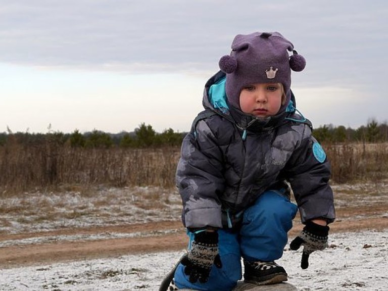Педиатр: Слишком теплая одежда опасна для детей