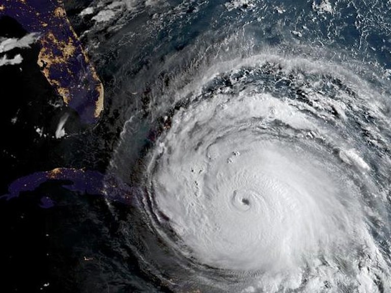 Ураган &#171;Ирма&#187;: власти Флориды объявили об эвакуации почти 6 миллионов человек (ФОТО)