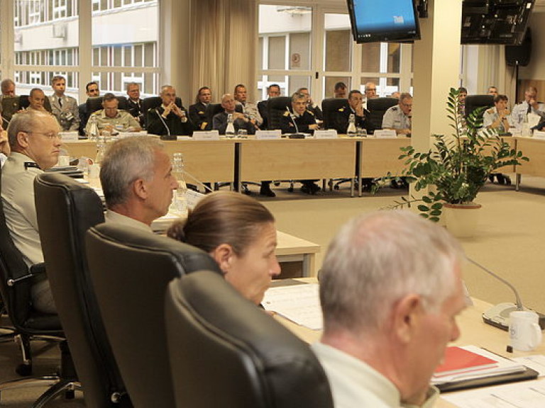 В Латвии стартовали учения генералов НАТО