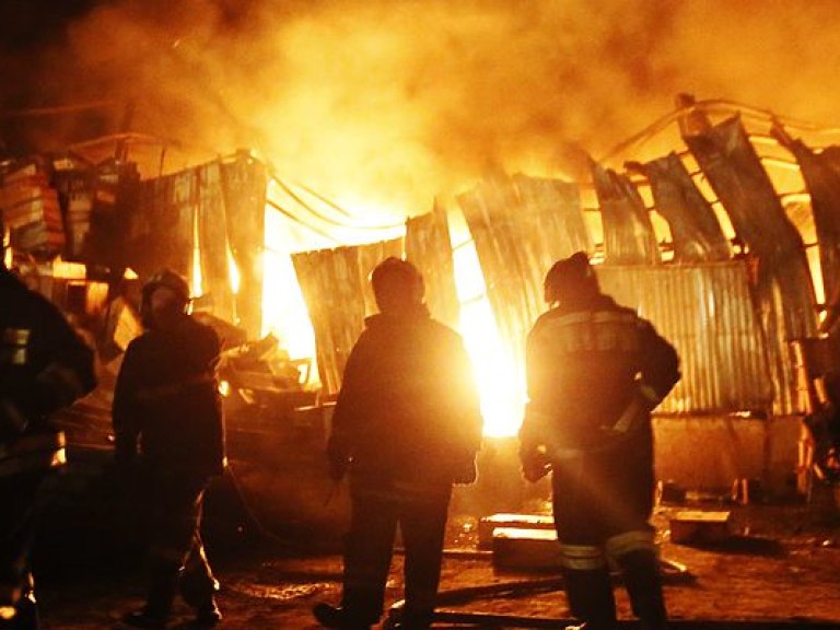 Под Киевом горела мусорная свалка
