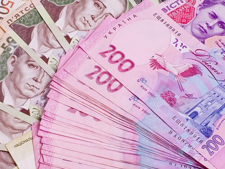 НБУ установил официальный курс на уровне 26,07 гривны за доллар