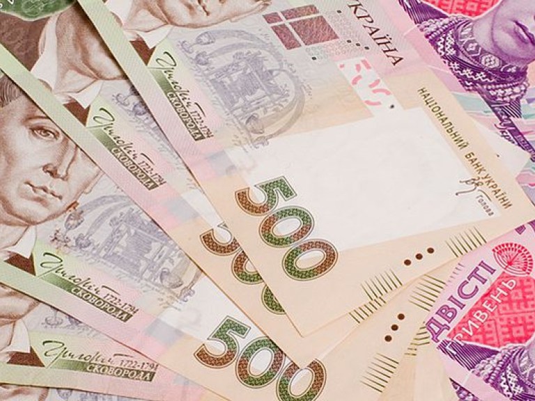 НБУ установил официальный курс на уровне 26 гривен за доллар