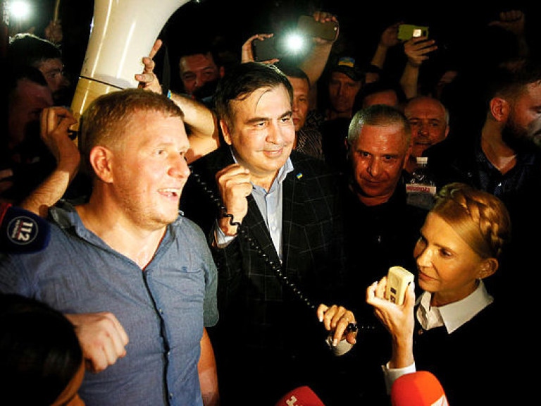 Волкер посоветовал Порошенко «менее драматично подходить» к конфликту с Саакашвили