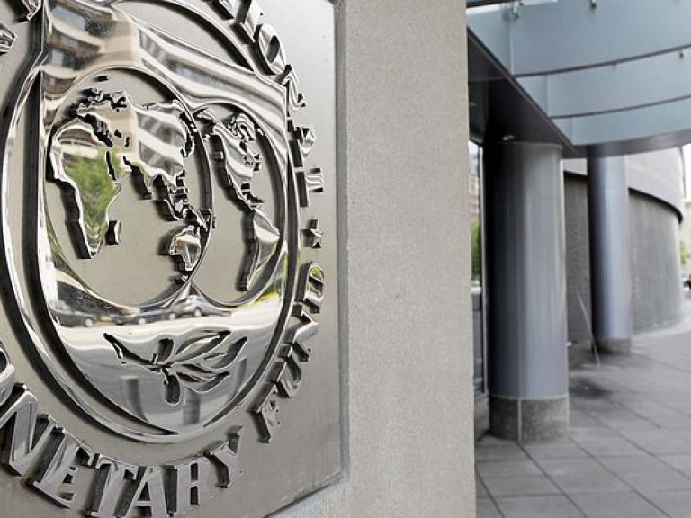 Порошенко обсудил с первым замглавы МВФ предоставление очередного транша
