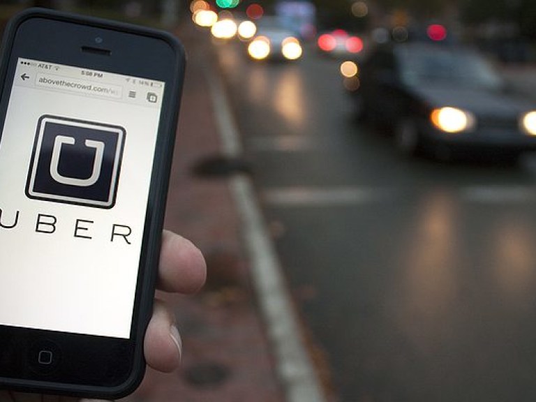 Uber поднял тарифы на два сервиса такси в Киеве