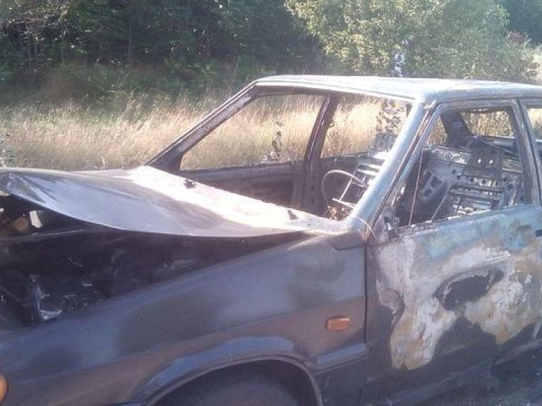 В Запорожской области на въезде в село сгорел автомобиль (ФОТО)
