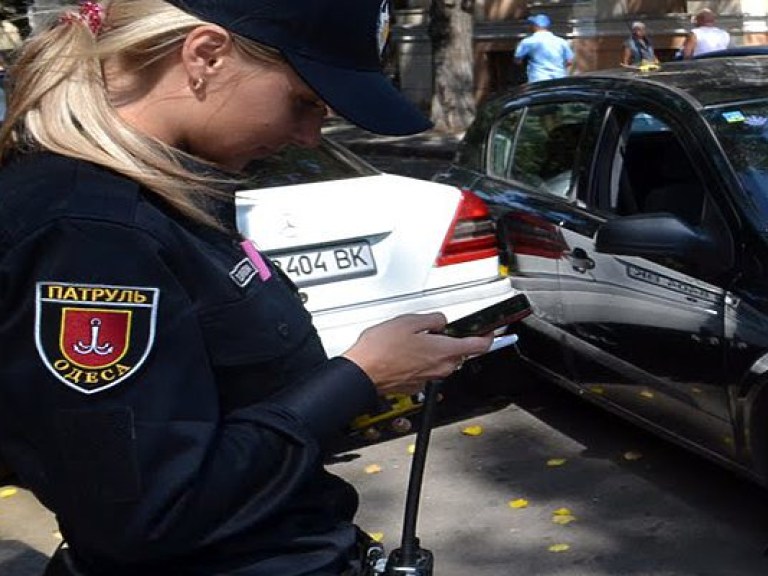 В Одессе полиция задержала двух мужчин с самодельной бомбой