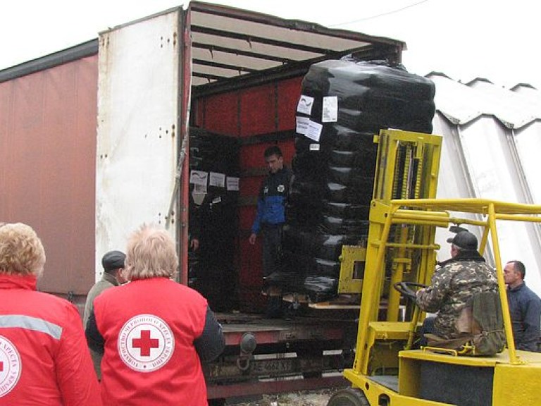 Красный Крест отправили на Донбасс 170 тонн гумпомощи