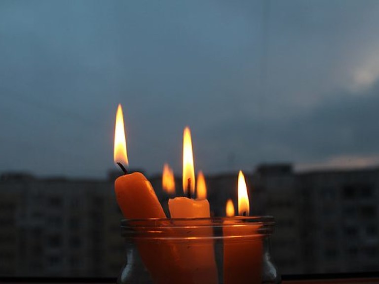 В Луганской области из-за непогоды 16 населенных пунктов остались без электричества