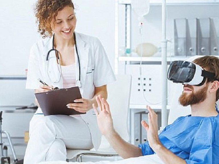 Американские врачи начали тестировать виртуальную реальность для снятия боли
