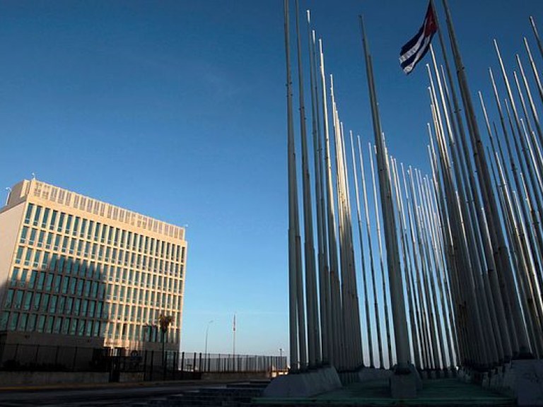 США рассматривают возможность закрытия посольства на Кубе