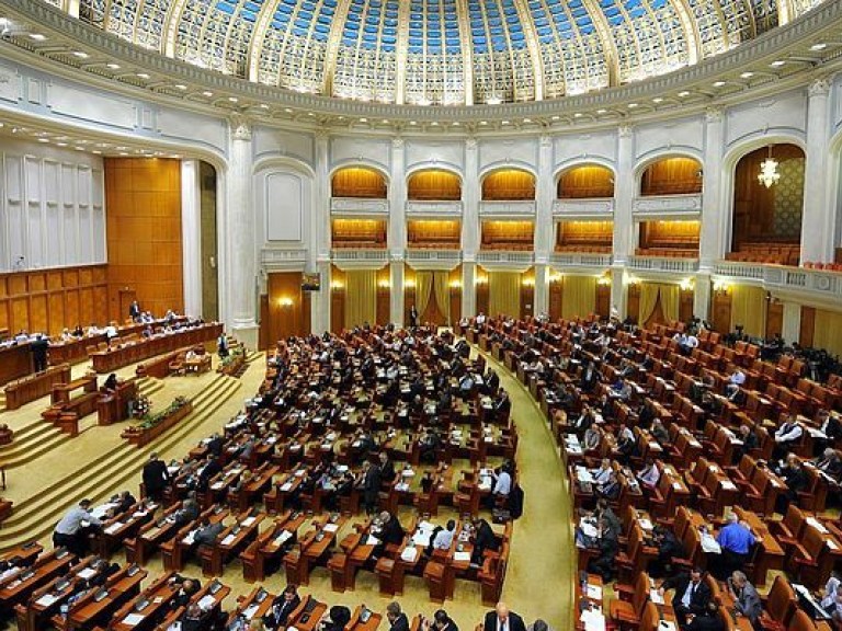 Парламент Румынии одобрил декларацию в связи с украинским образовательным законом