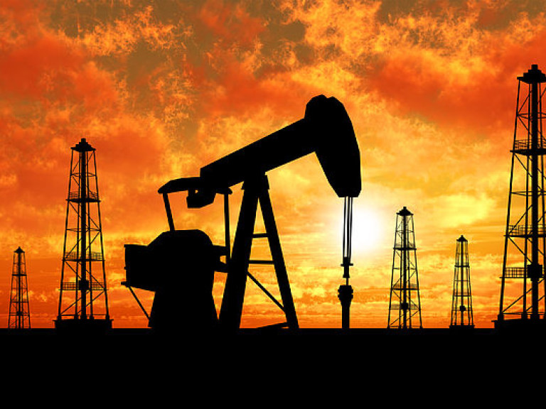 Нефть Brent подешевела до 56,17 доллара за баррель