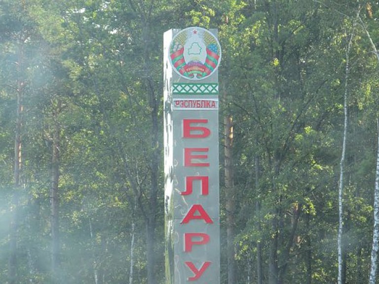 Украинцам посоветовали пересекать белорусско-российскую границу только авиационным транспортом