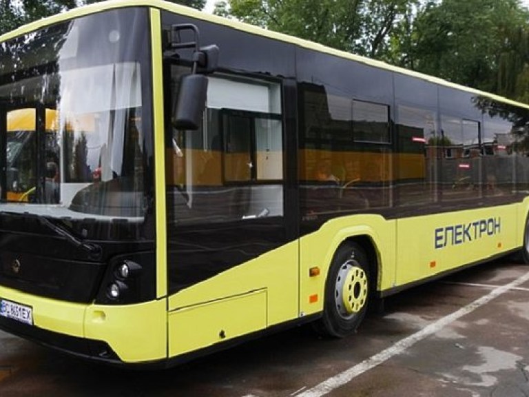 Ужгородские водители протестировали современный украинский автобус «Электрон»  (ФОТО)