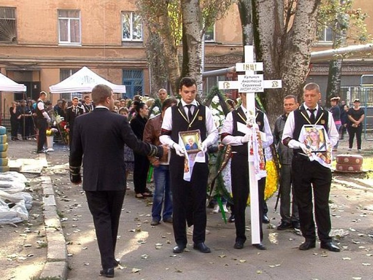 В Одессе простились с одной из жертв пожара в лагере «Виктория» (ФОТО)