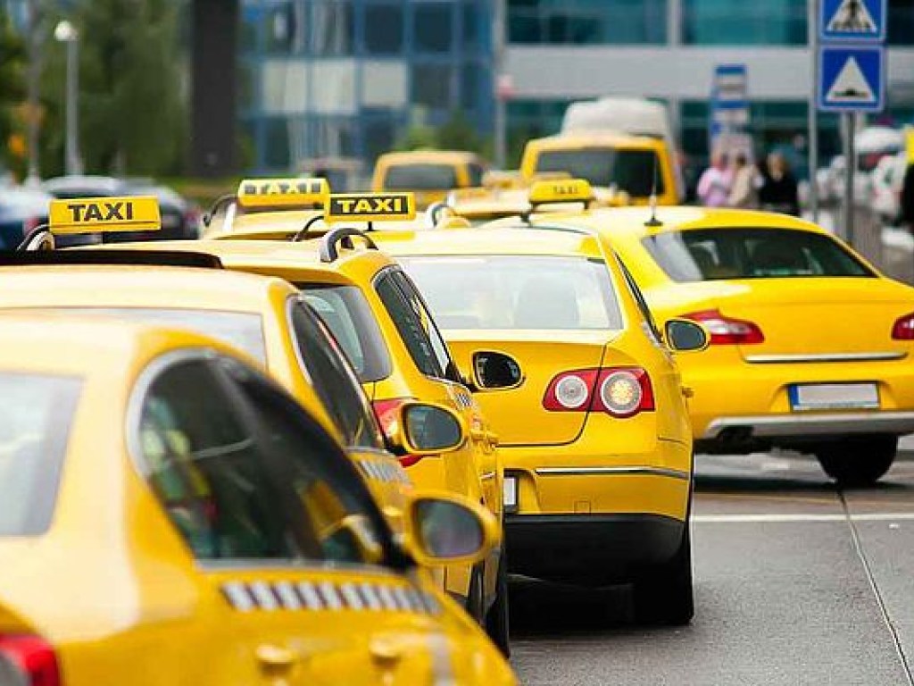 Около 90% рынка такси в Украине находится вне правового поля