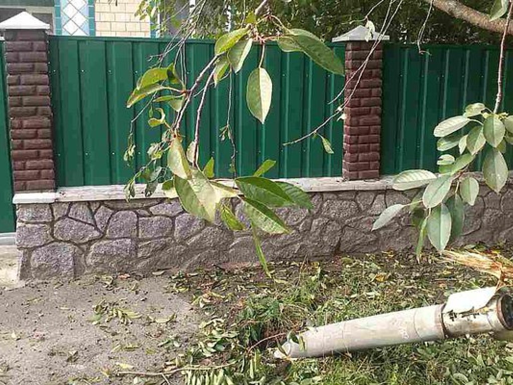 На военных складах в Калиновке фиксируется одиночная детонация боеприпасов – ГСЧС