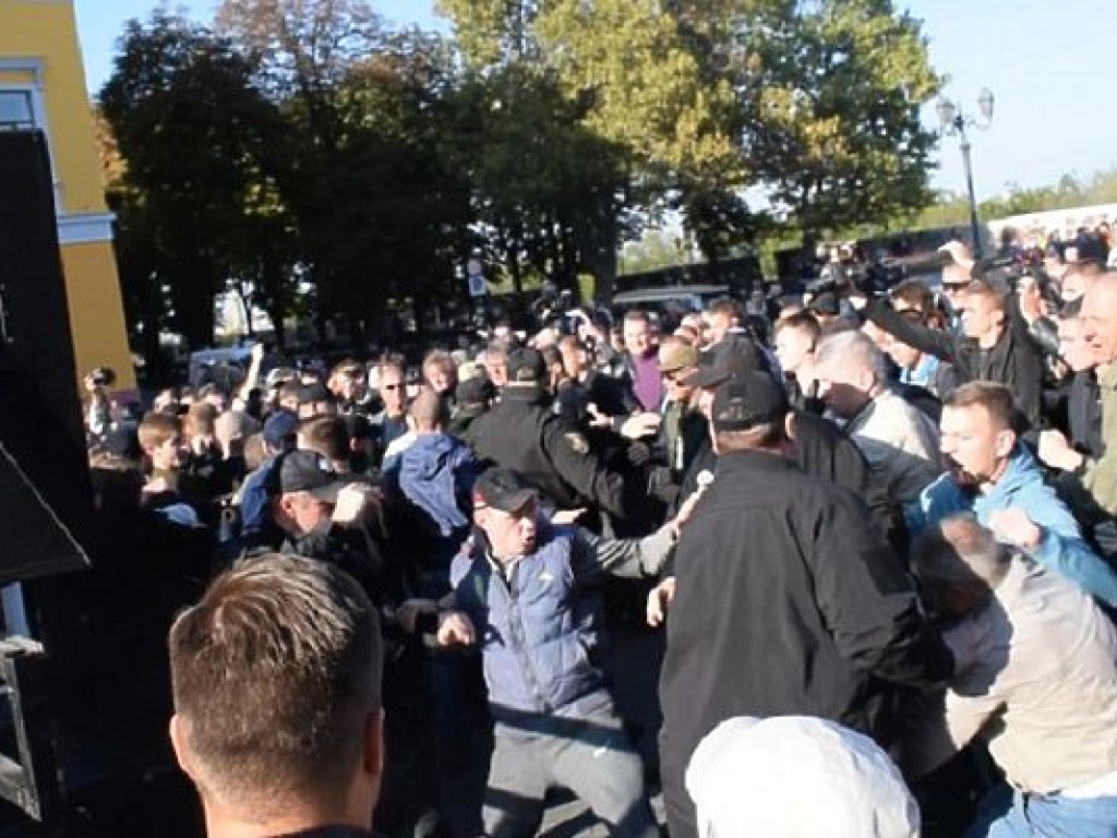 Сторонники Саакашвили устроили драку в Одессе (ФОТО, ВИДЕО)