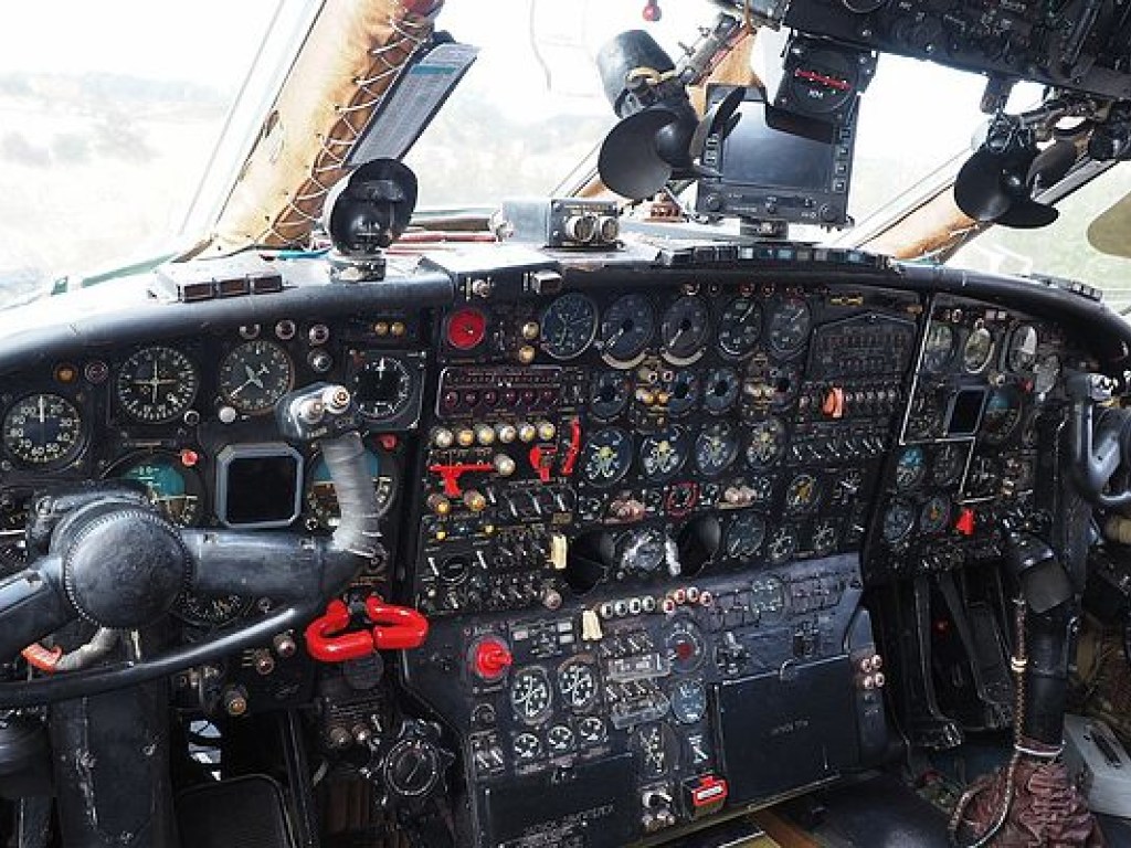 Авиакатастрофа в Конго: в Сети появились фото с места крушения Ан-12 с украинцами на борту