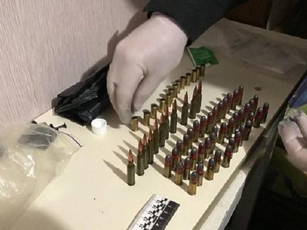 В Киеве произошла стрельба, у стрелявшего нашли наркотики и патроны (ФОТО)