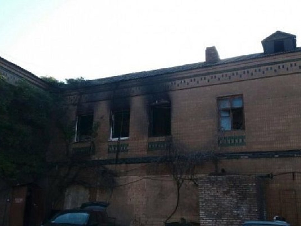 Ночью в Запорожье сгорел хостел: 5 человек погибли и 4 госпитализированы (ФОТО)