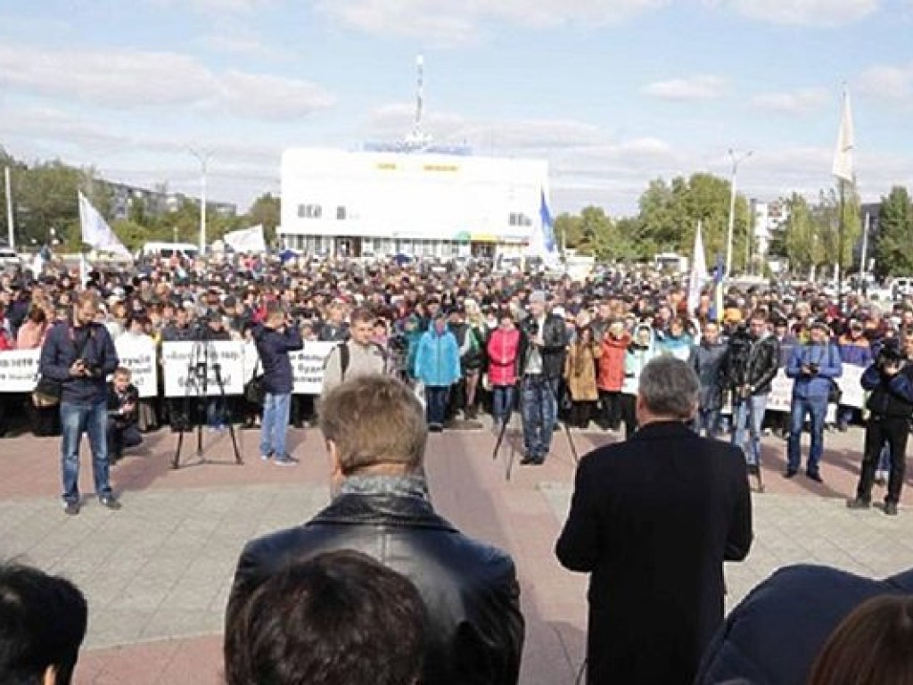 В Северодонецке шахтеры и химики устроили митинг (ФОТО)