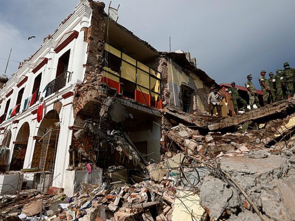 В Мексике количество погибших в результате землетрясения выросло до 369