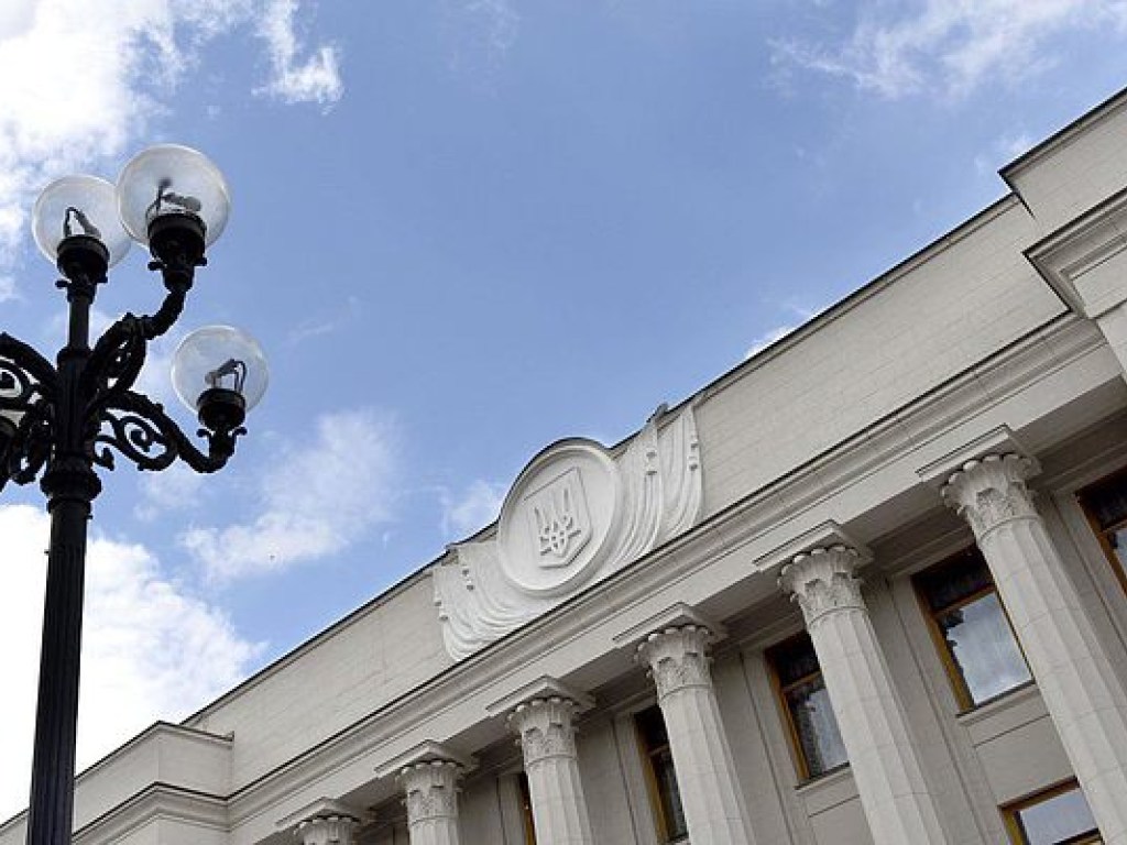 Рада приняла закон о новых правилах предоставления финансовой отчетности