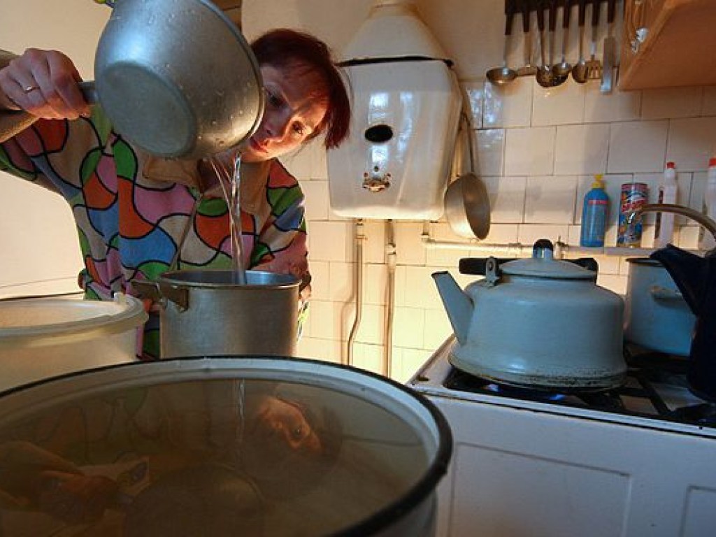 В Одессе горсовет решил прекратить поставки населению горячей воды из-за убыточности услуги