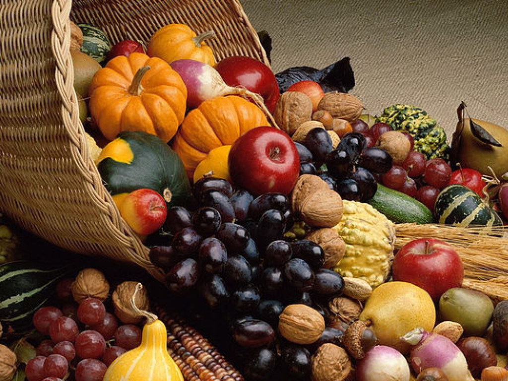 Врач порекомендовал в сезон простуд съедать с каждым приемом пищи хотя бы один-два овоща или фрукта