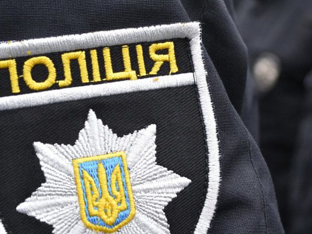 В Киеве мужчина ударил знакомого ножом в живот (ФОТО)