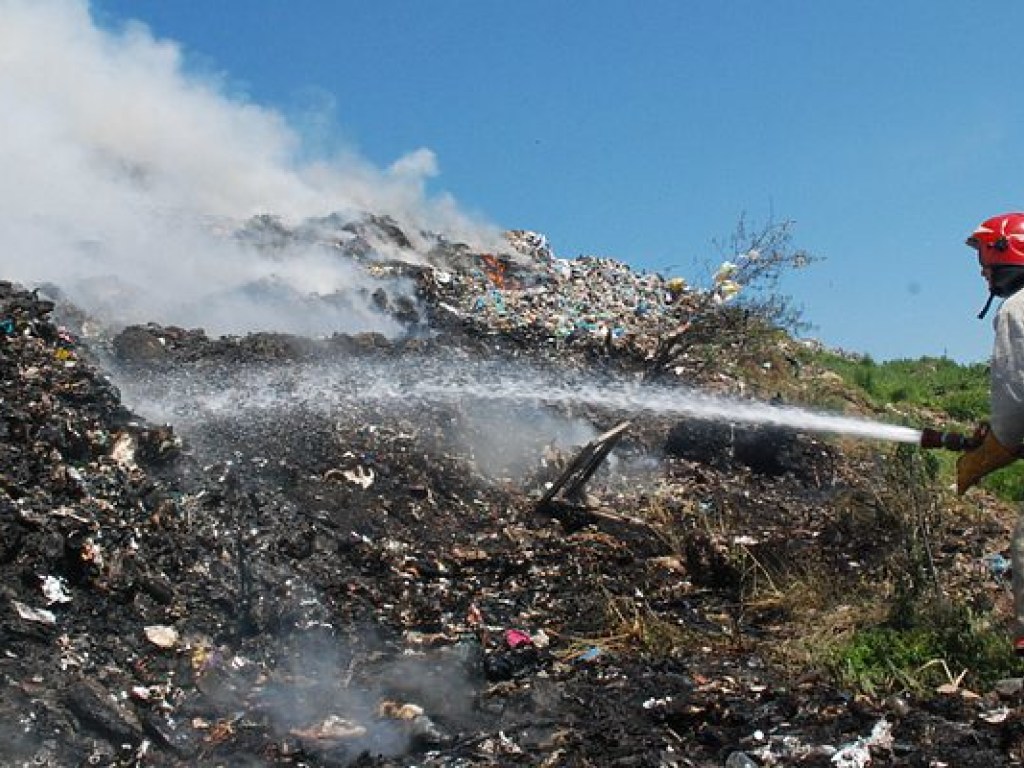 На Грибовичской свалке под Львовом произошел пожар