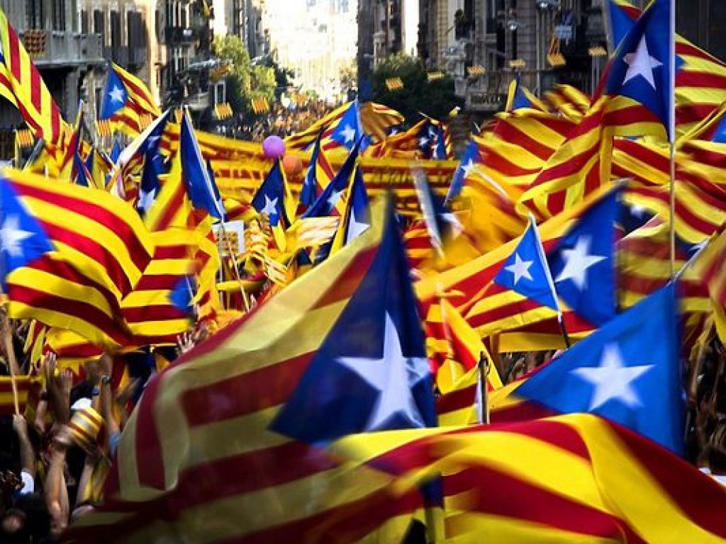Мадрид потребовал от Каталонии объяснить, что означает декларация о независимости