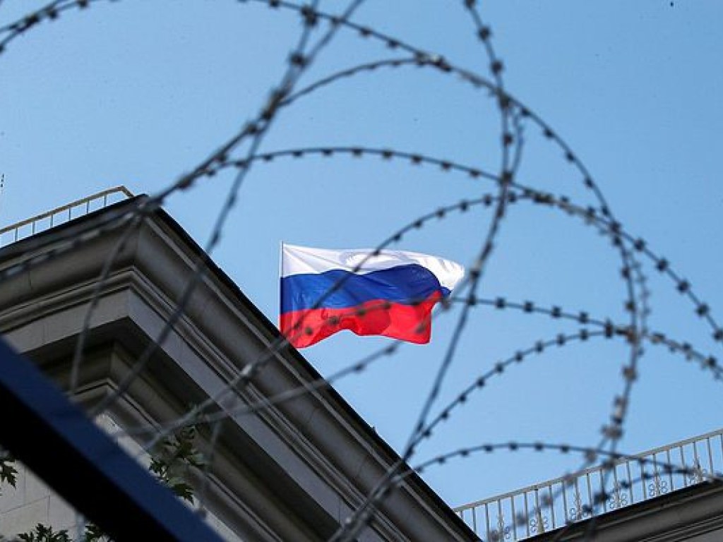 Украина и еще три страны продлили санкции против России