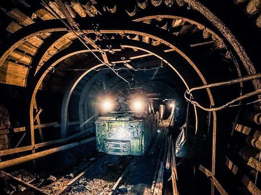 На шахте на Донбассе роизошел взрыв, погибли трое горняков