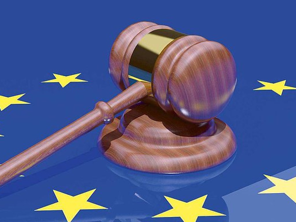 Евросоюз приостановил поддержку реформы юстиции в Молдове