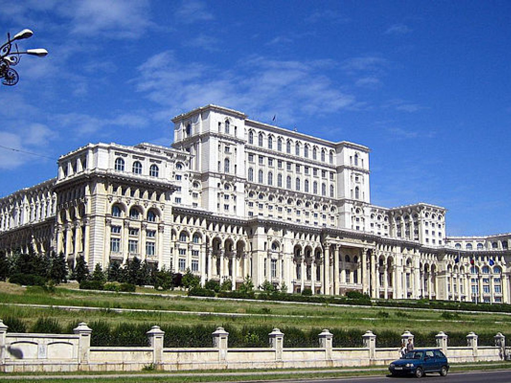 В Румынии три министра подали в отставку из-за коррупционных дел