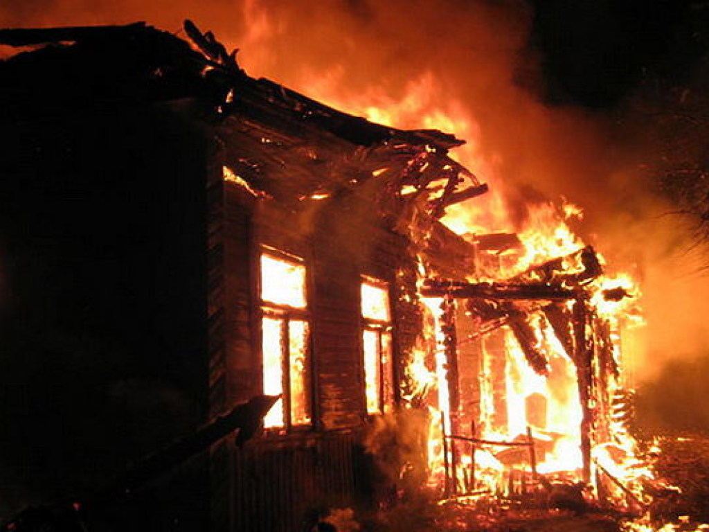 На Харьковщине в результате пожара госпитализировали четырех детей, отравившихся угарным газом