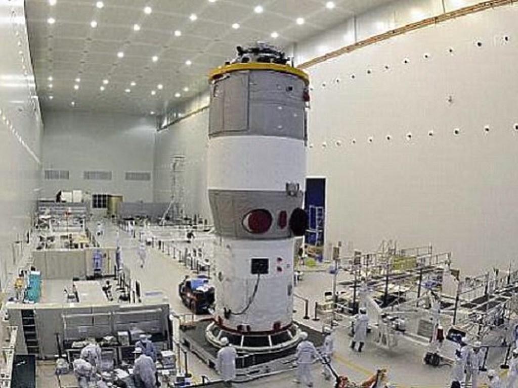 На Землю могут обрушиться стокилограммовые обломки китайской космической станции &#8212; СМИ (ФОТО, ВИДЕО)