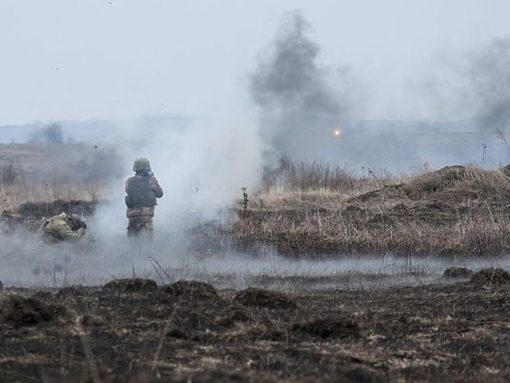 С начала суток позиции ВСУ на Донбассе обстреляли 12 раз – штаб
