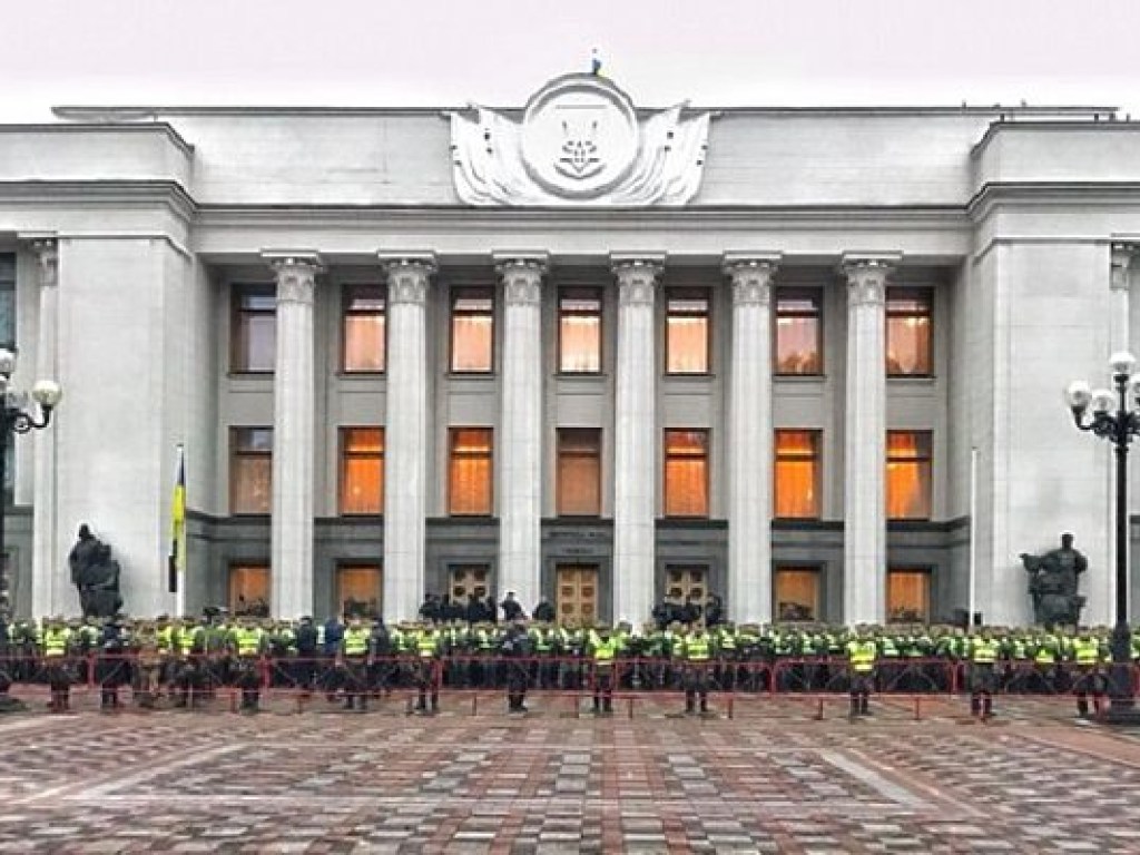 Центр Киева перекрыт: под Радой проходит акция протеста (ФОТО) &#8212; ОБНОВЛЯЕТСЯ