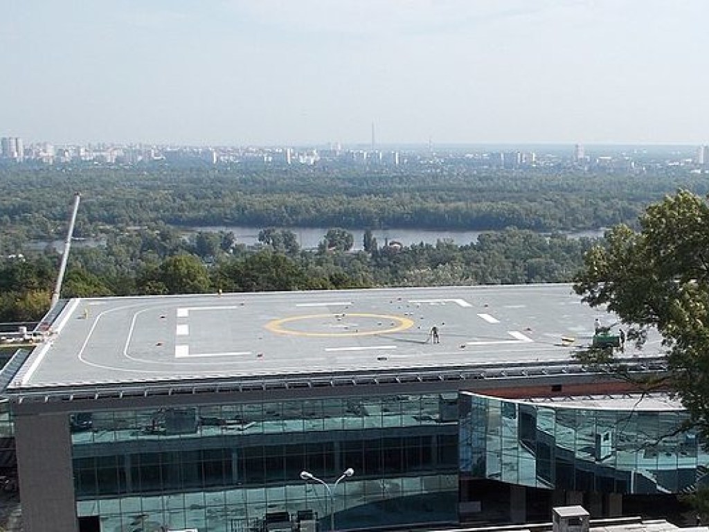 В «Азове» сообщили о «национализации» вертолетной площадки Януковича