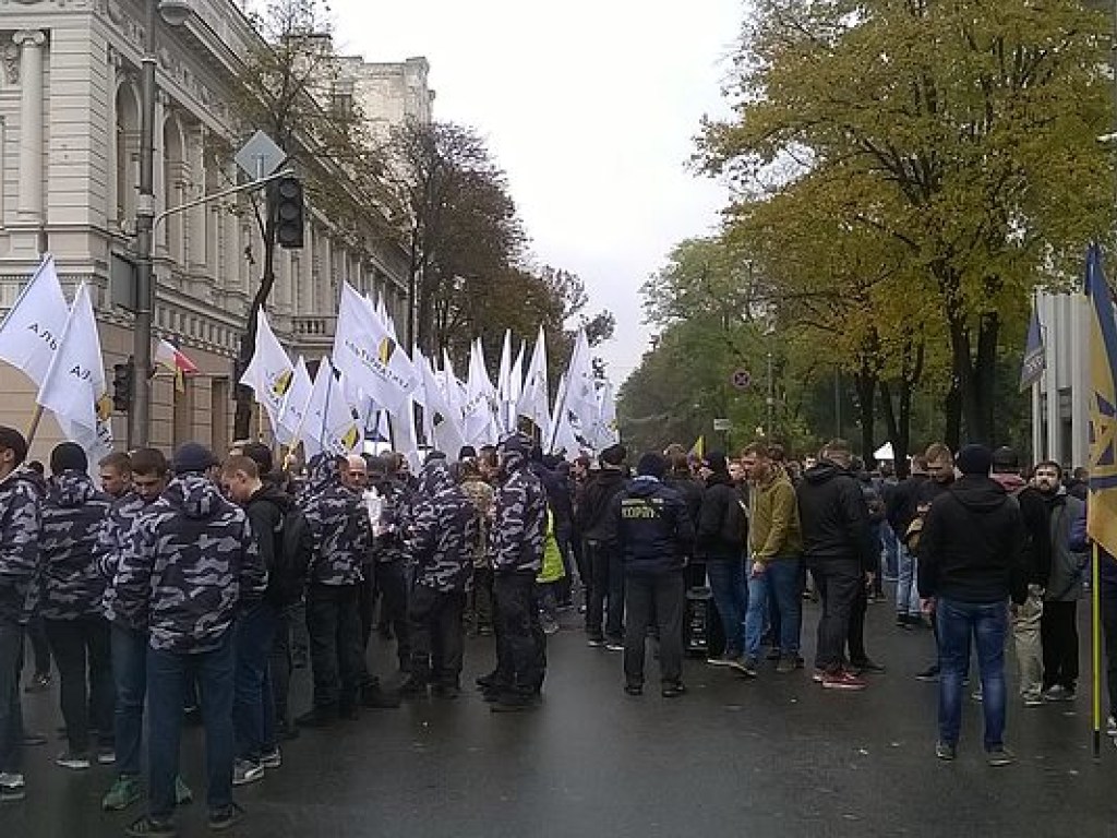 В центре Киева прогремели несколько взрывов, правоохранители назвали это салютом &#8212; очевидцы (ВИДЕО) &#8212; ОБНОВЛЕНО