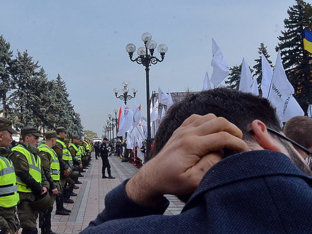 Под Радой на акции протеста присутствуют «профессиональные» митингующие – депутат