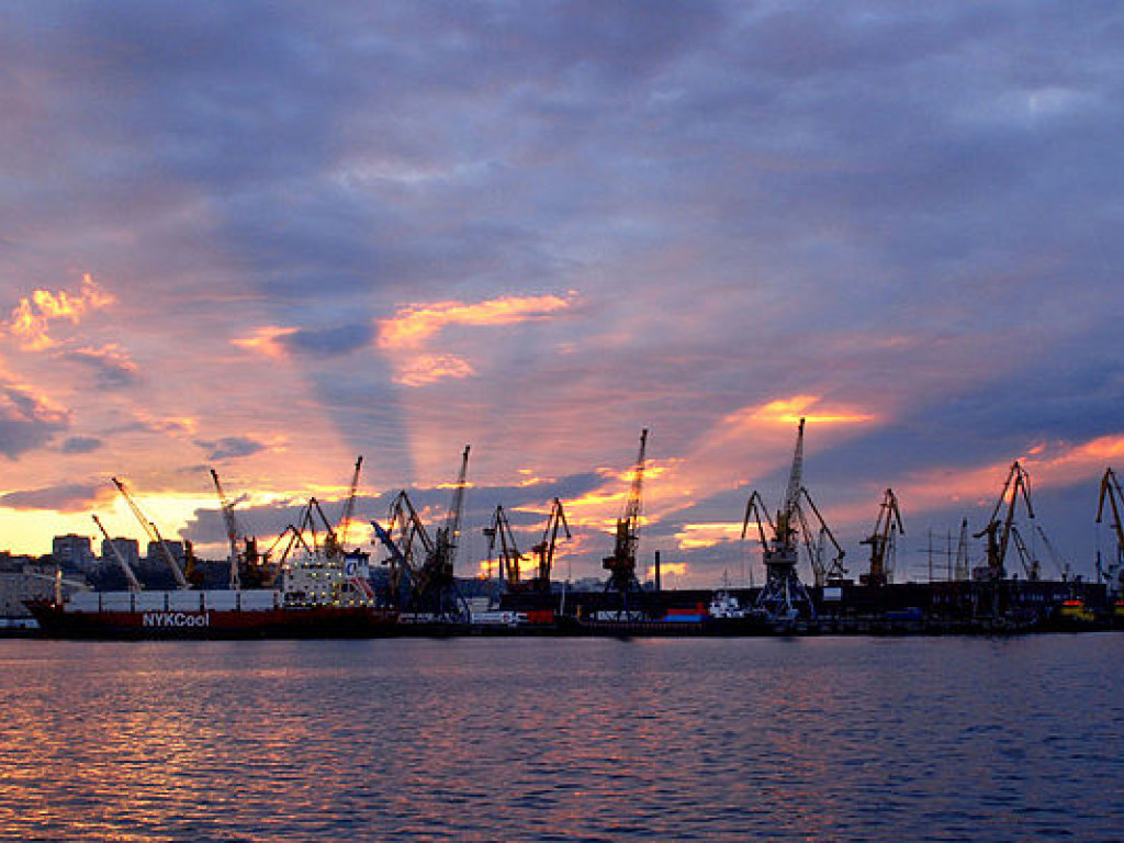 Морские порты Украины увеличили объемы переработки грузов – исследование