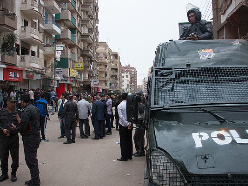 В результате столкновений с боевиками в Египте погибли 54 сотрудника полиции