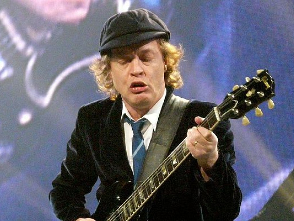 Умер продюсер и экс-участник группы AC/DC