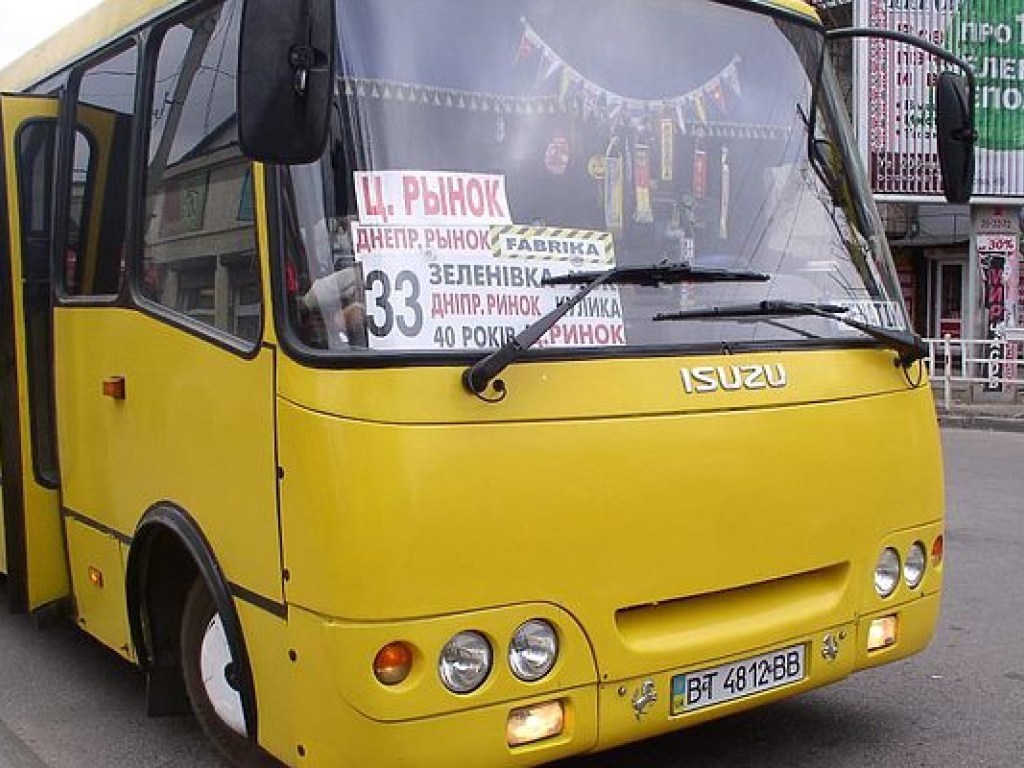 Херсонские перевозчики объявили забастовку и не вывели автобусы на маршруты